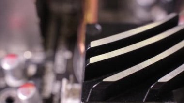 anakart soğutma sisteminin bir kısmının makro çekim, kaydırıcı hareketli , radyatör yakın