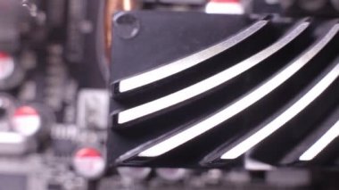 anakart soğutma sisteminin bir kısmının makro çekim, kaydırıcı hareketli , radyatör yakın