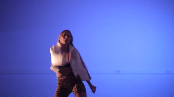 Jovencita Guapa Bailando Twerk Hip Hop Dancehall Street Dance Vogue — Vídeo de stock