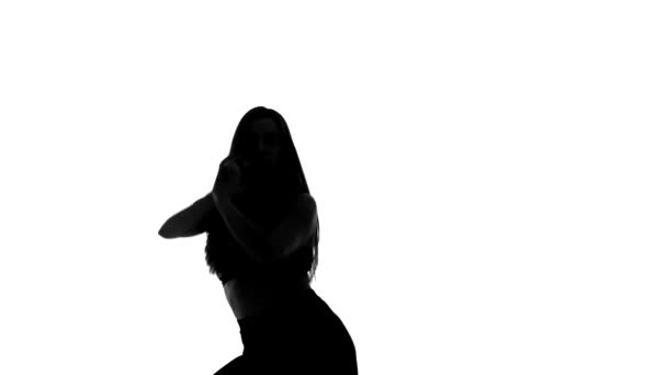 Чорний Силует Білому Фоні Дівчина Танцює Сучасний Танець Смугастий Пластик — стокове відео