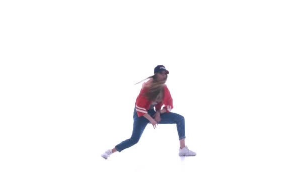 年轻貌美的姑娘跳嘻哈舞 街舞背景洁白 孤身一人 — 图库视频影像
