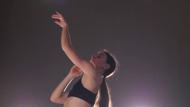 Jeune Femme Danse Ballet Moderne Danse Contemporaine Isolé Ralenti — Video