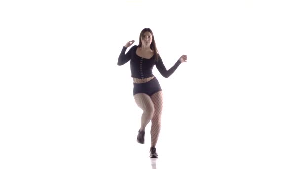 Jong Sensueel Mooi Meisje Danser Met Lang Haar Visnet Panty — Stockvideo