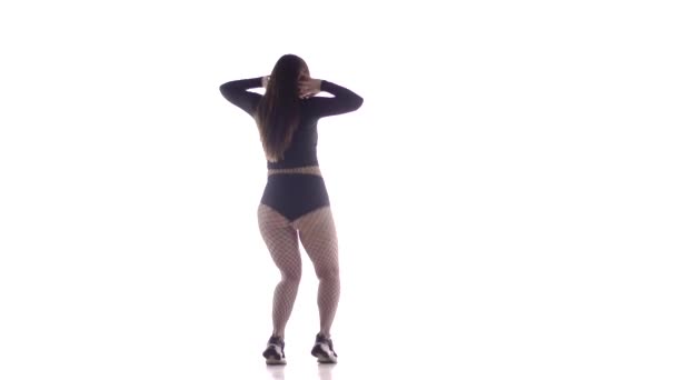 Joven Sensual Hermosa Bailarina Con Pelo Largo Medias Rejilla Pantalones — Vídeo de stock