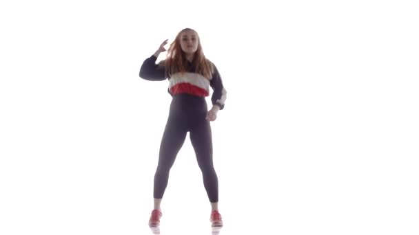 Dançarina Estilo Moderno Feminina Atraente Apresentando Estúdio Hip Hop Dança — Vídeo de Stock