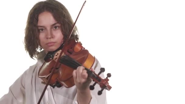 Primer Plano Hermosa Violinista Una Blusa Blanca Tocando Violín Clásico — Vídeos de Stock