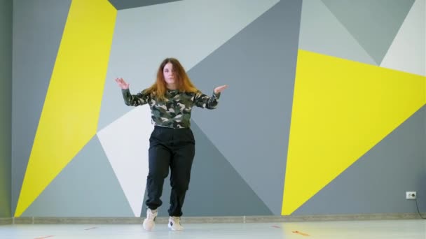 Gyönyörű Táncol Hip Hop Egy Modern Tánc Stúdió — Stock videók