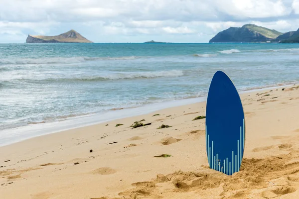夏威夷欧胡岛威马纳洛海滩的滑雪板 — 图库照片