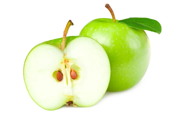 Manzanas Verdes Con Rodajas Hojas Verdes Aisladas Sobre Fondo Blanco — Foto de Stock
