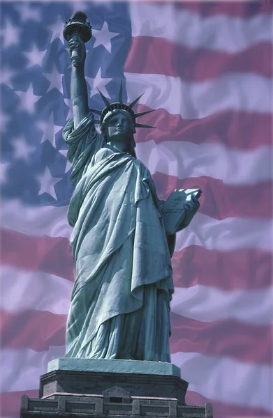 Statua Wolności Amerykańskiej Flagi Narodowej Tle — Zdjęcie stockowe