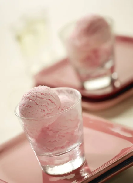 Pink Ice Cream Glass Close — Stock Photo, Image