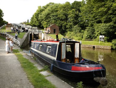Kanal teknede beş artış kilitler, Bingley, Yorkshire, İngiltere
