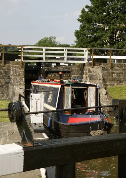 Kanalbarke Auf Fünf Schleusen Bingley Yorkshire — Stockfoto