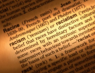 Word ırkçılık tanımını gösteren sözlük sayfası kapat