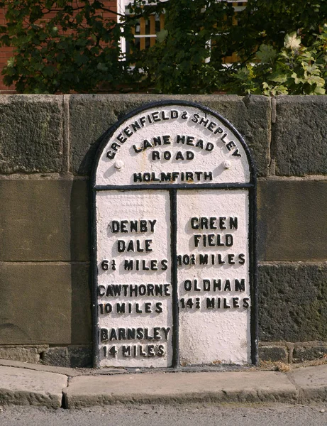 Yol işareti Holmfirth Yorkshire İngiltere