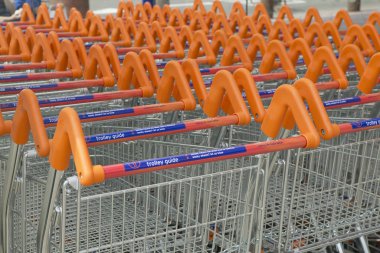 Süpermarket Arabaları Satırlar Park