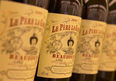 Beaujolais Şarap Süpermarket Raf Ekran on