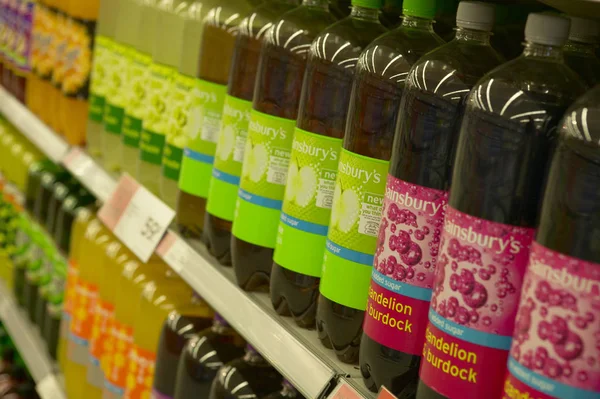 FRASCOS DE DROGAS DE FIZZIA NO SECTOR DO SUPERMERCADO — Fotografia de Stock