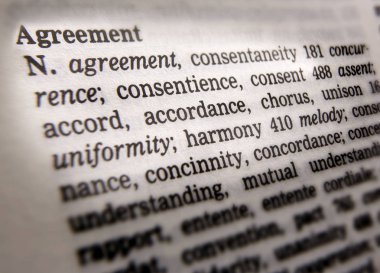 Eş anlamlılar sözlüğü Word Anlaşmasının Tanımını Gösteren Sayfa