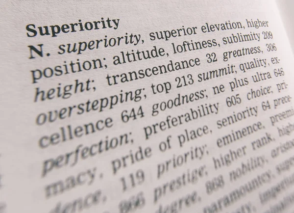 THESAURUS PAGE SHOWING DEFINITION OF WORD SUPERIORITY — Stock Photo, Image