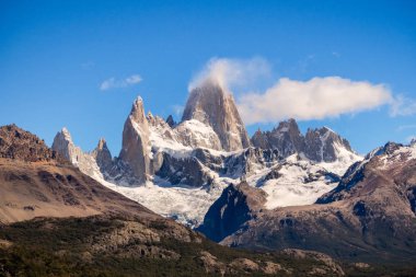 Fitz Roy dağ Güney Arjantin, El Chalten Patagonya '. Buzullar Millî Parkı