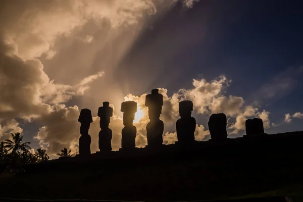 Ahu Nau Nau Paskalya Adası Moais Silueti Rapanui Ler Şili — Stok fotoğraf