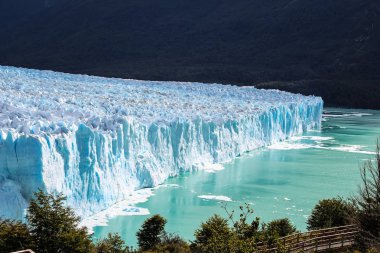 İnanılmaz yüksek görünümü buzul Perito Moreno Milli Parkı Patagonia, Arjantin için. El Calafate