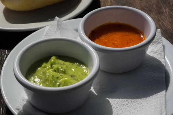 Verde Mojo ve kırmızı mojo, th Gastronomi tipik sos