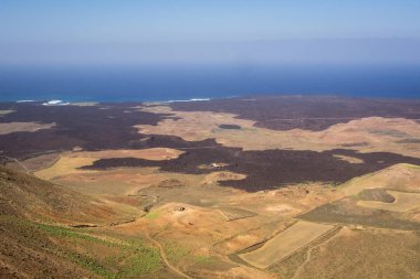 Caldera Blanca yanardağ Lanzarote için trek görüntüleyin