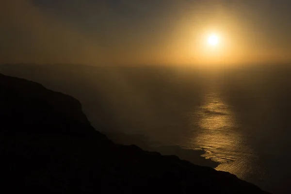 Vue panoramique depuis le Mirador del Rio à Lanzarote pendant les soleils — Photo