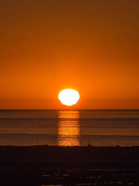 Indah matahari terbenam di atas Samudera Pasifik, laut — Stok Foto