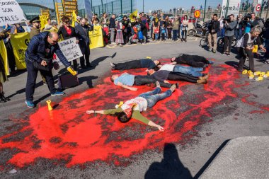 Bilbao, Ispanya-Mart/23/2019. İnsanlar o geliş protestosu