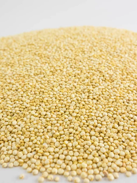 Fechar foto de sementes de quinoa, fundo feito de sementes de quinoa. Qu — Fotografia de Stock