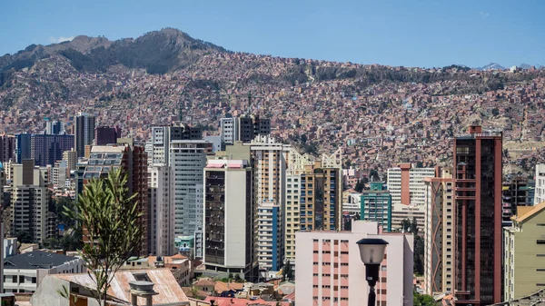 Byggnaden och stadsbilden i La Paz i Bolivia — Stockfoto