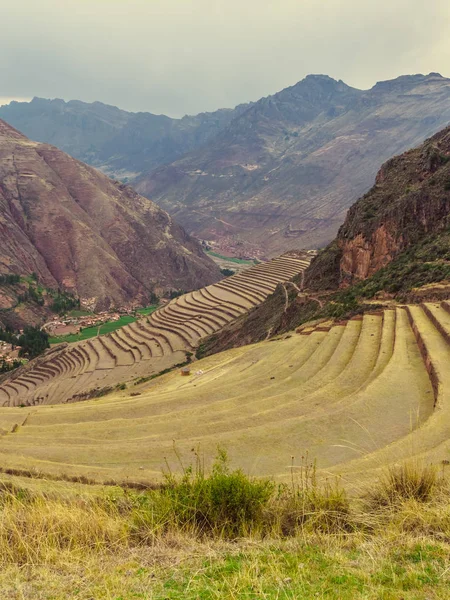 Peru'daki İnkalar Kutsal Vadisi'nde Pisac arkeologlar yer detay