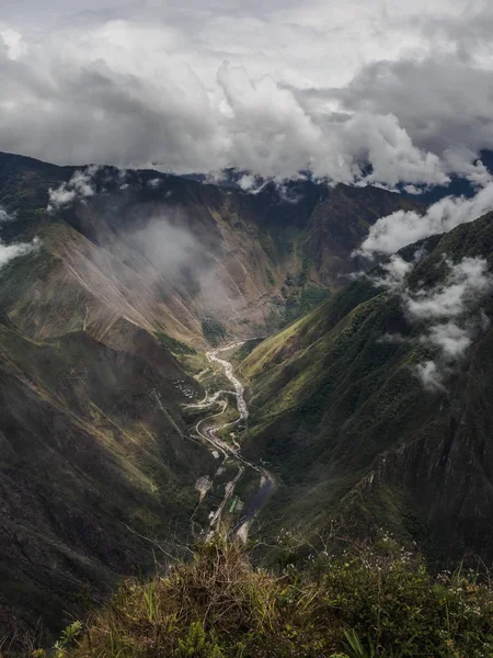 Vallée de la Vilcanota depuis le sommet de la montagne Machu Picchu — Photo