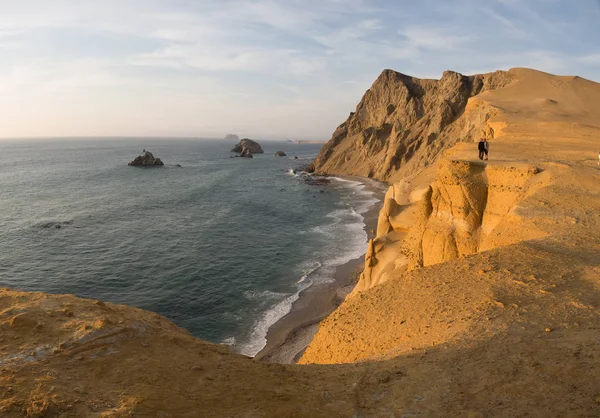 Costa de Paracas en Perú durante la puesta del sol —  Fotos de Stock