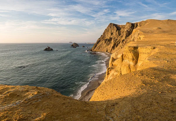 Küste der Paracas in Peru bei Sonnenuntergang — Stockfoto