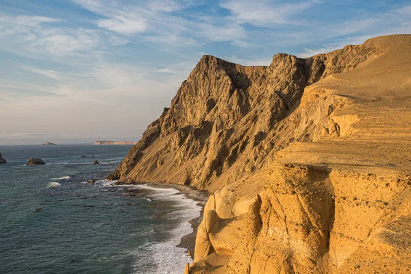 Costa de Paracas en Perú durante la puesta del sol —  Fotos de Stock