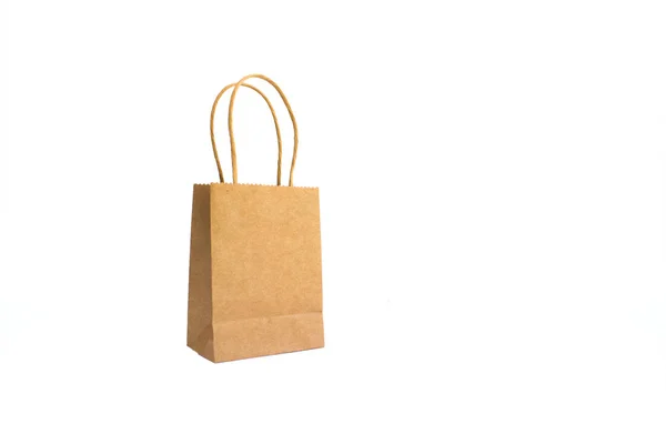 흰색 배경에 고립 된 갈색 종이 쇼핑백 — 스톡 사진