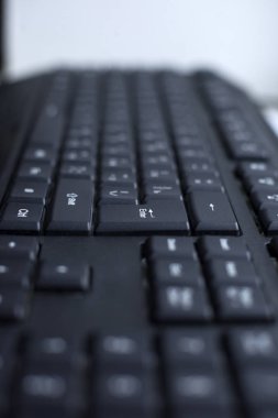 siyah bilgisayar kablolu klavye düğmesi