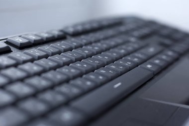 siyah bilgisayar kablolu klavye düğmesi