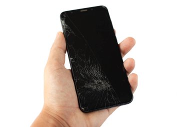 beyaz arka plan kırık dokunmatik ekran yalıtma elinde siyah kırık telefon 