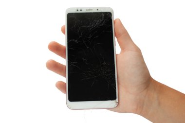 beyaz arka planda erkek elinde beyaz kırık telefon. hırpalanmış, ekran sensörü izole