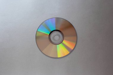 kopya alanı ile Gümüş arka plan üst görünümü üzerinde CD kompakt disk 