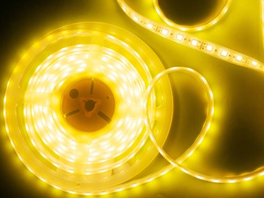 evler, ofisler ve diğer karanlık yerler için dekoratif ışıklandırma montajı için parlak ışık şeridi 