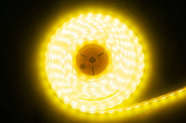 evler, ofisler ve diğer karanlık yerler için dekoratif ışıklandırma montajı için parlak ışık şeridi 