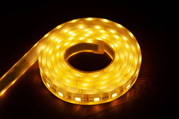 Σύγχρονες τεχνολογίες LEDs. θερμό φως διόδου . — Φωτογραφία Αρχείου