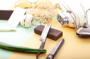 eski retro vintage saç kesimi araçları.berber seti