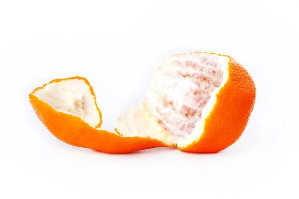 Obrane pomarańcze cytrusowe izolowane, świeże soczyste pomarańcze na białym tle — Zdjęcie stockowe